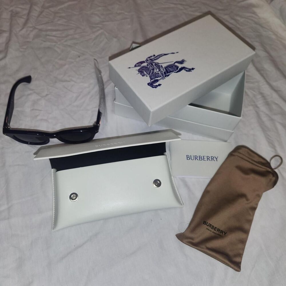 Burberry Navy Blue Sunglasses - Picture 3 of 8